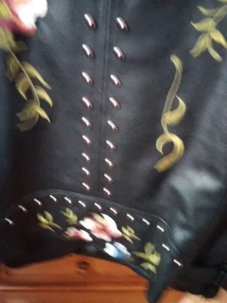 Chaqueta Biker Bordada Tachuelas