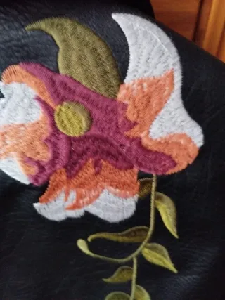 Chaqueta Biker Bordada Tachuelas