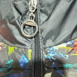 BONITA CHAQUETA ACOLCHADA FLORAL