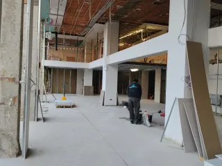 Trabajo de reformas baños cocinas. Suelos tejados