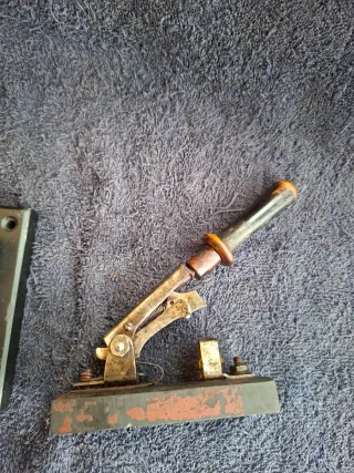 Seccionadores antiguos Guillotina