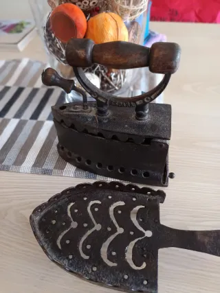 Plancha antigua hierro y madera ESPAÑA