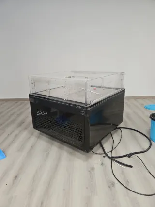 Refrigerador mural transparente