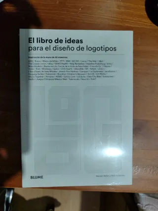 Libro de ideas para el diseño de logotipos.