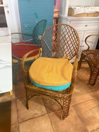 30 Sillas de interior + 15 Sillas de exterior