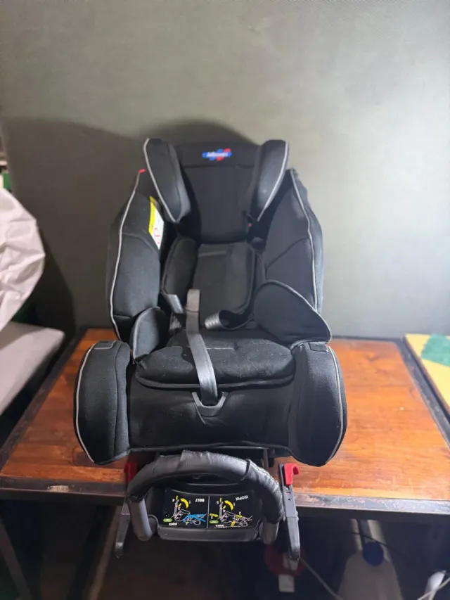 Silla de coche Klippan negra