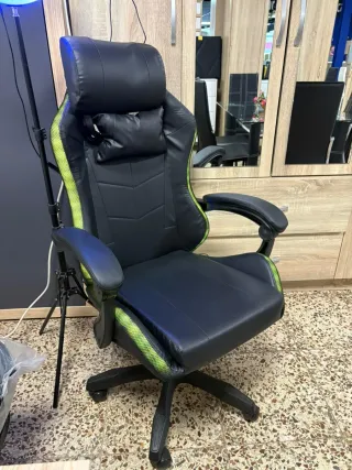 Silla Gaming Negra con Luces LED