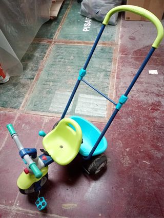 Triciclo para bebé con manillar