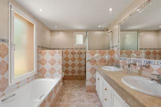 Chalet en alquiler en Nueva Andalucía centro en Marbella