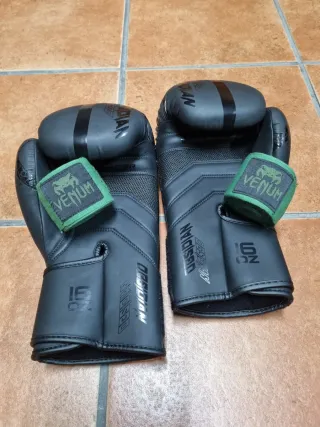 Guantes Boxeo STARPRO 16oz Negros Sin Uso