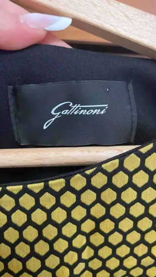 Vestito nero e giallo