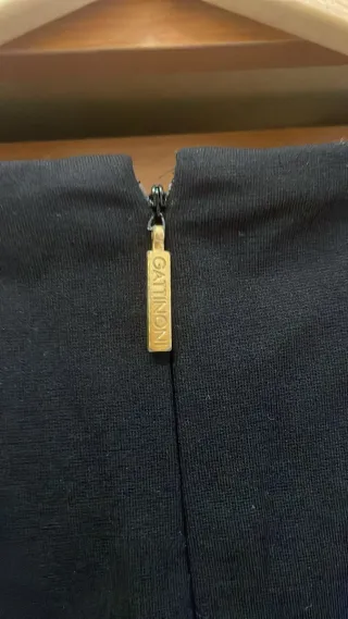 Vestito nero e giallo