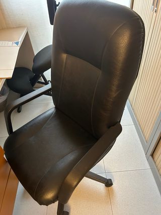 Sillón de oficina piel sintética negro