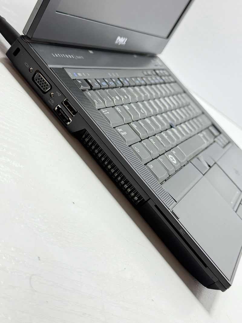 Dell Latitude E6410 i5 - Para Piezas afbeelding 5