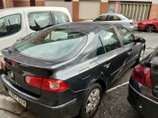 Renault laguna  es por  2006