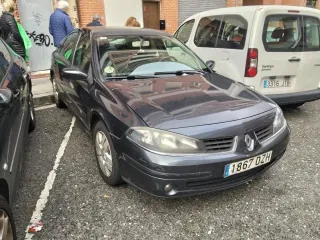 Renault laguna  es por  2006