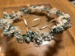 Corona de flores comunión/arras beige y verd menta