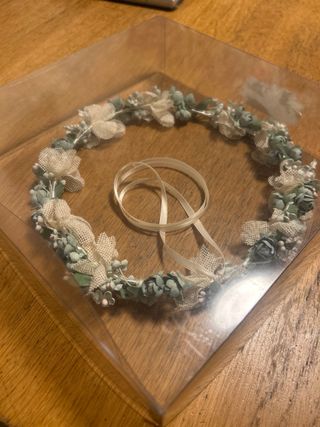 Corona de flores comunión/arras beige y verd menta