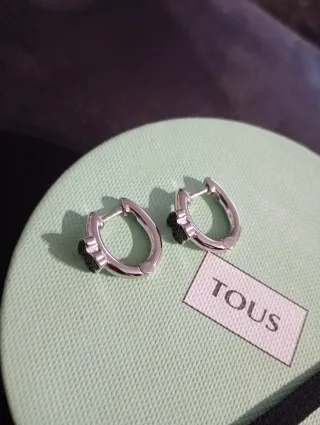 Pendientes plata y espinelas negras