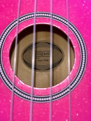 Ukelele rosa brillante