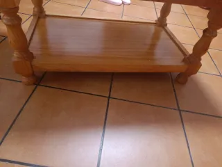 Mesa de centro pequeña demadera masisa  y