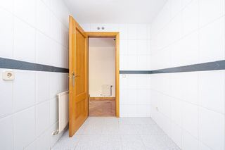 Piso en venta en Costillares en Madrid