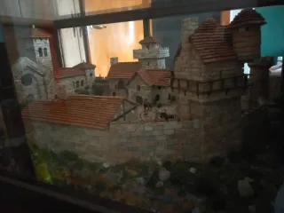 Maqueta Diorama Recinto Medieval y Pueblo Marinero