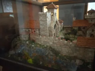Maqueta Diorama Recinto Medieval y Pueblo Marinero
