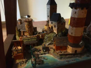 Maqueta Diorama Recinto Medieval y Pueblo Marinero
