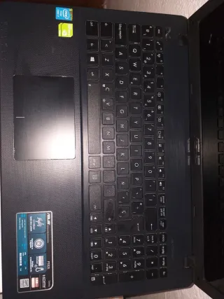 Portátil Asus Negro en buen estado.