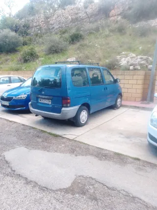 Nissan Serena 2003
