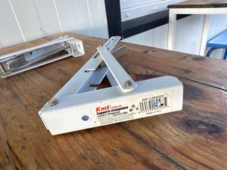 Escuadras para caravanas (4 unidades)