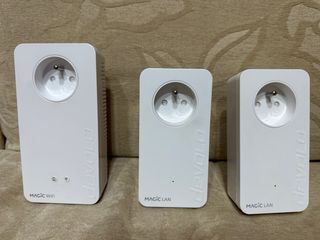 3 PLC Devolo Gigabit. Uno con wifi.