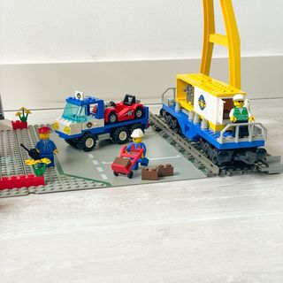 Lego 4555 Cargo Station Complete