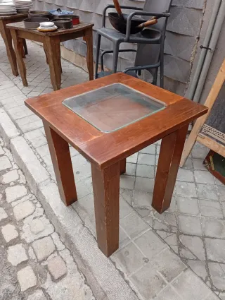 Mesa de madera maciza con cristal
