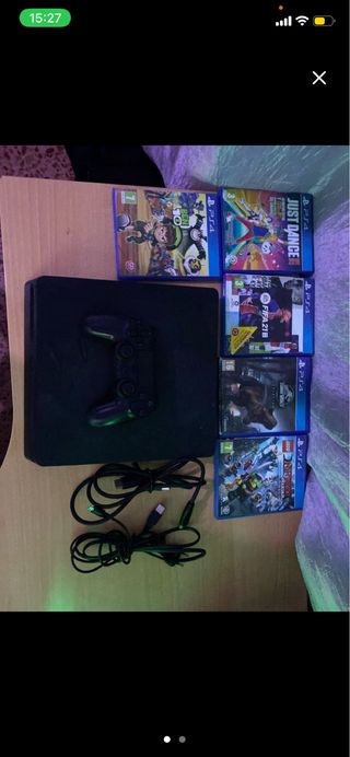 PS4 (PlayStation 4) Negra + 5 Juegos