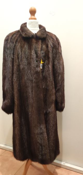 Abrigo de piel marrón