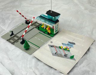 Lego System 4532 & 4539 Manual Level Crossing
