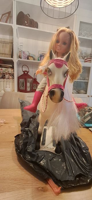 Nancy y Estrella a Caballo