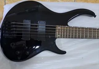 Bajo Eléctrico Peavey Grind 5 cuerdas