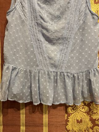 Blusa Zara azul con volantes