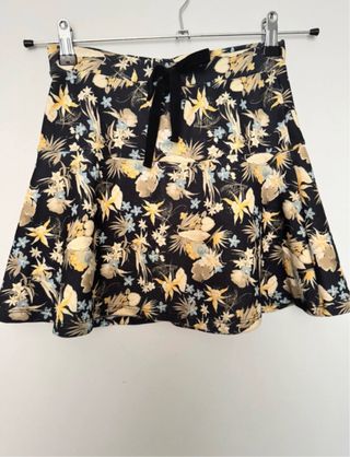 Falda floral Bershka