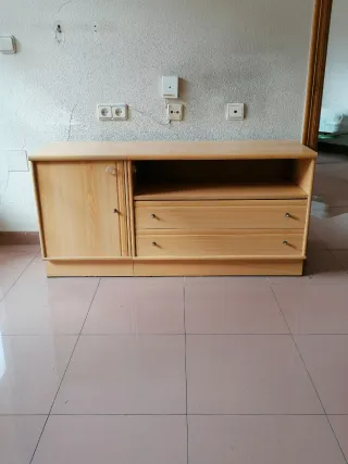 Mueble TV madera claro