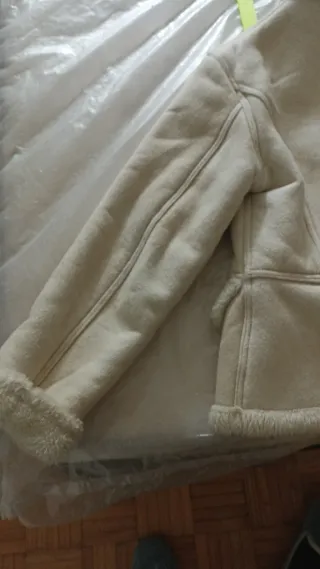Chaqueta beige mujer