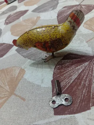 Gallina Giocattolo in Latta a Corda