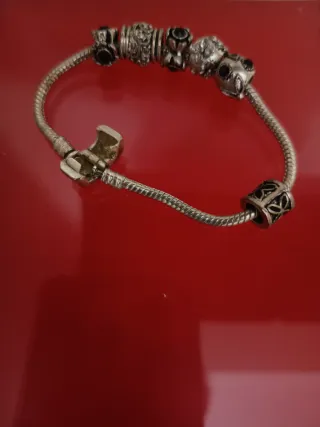Pulsera estilo Pandora plateada con 6 charms