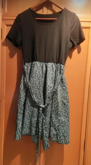 Vestido verde floral con cinturón