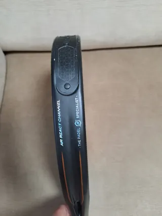 Pala Bullpadel Hack 03 24 (regalo paletero Asics)