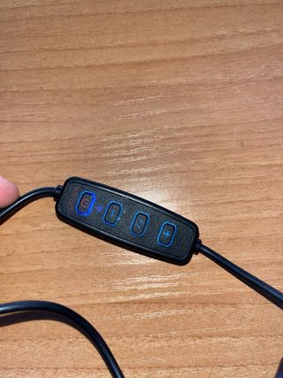 Aro de luz con trípode pero el soporte esta roto