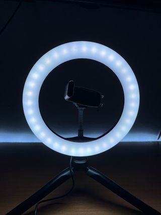 Aro de luz con trípode pero el soporte esta roto